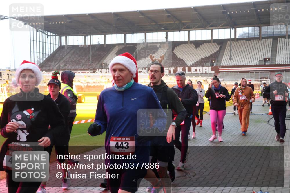 07.12.2025 - St. Pauli X-Mass-Run No. 15 Luisa Fischer http://msf.ph/oto/9377886 07.12.2025 10:03:25 Ziel 25, 442, 15, 443, 284, 943, 177, 177, 442, 443, 460, 885, 918, 936, 943, 956, 963, 965, 1105, 1118, 1314, 1594, 2505, 2510, 2514, 2682, 2780, 2781, 2908, 3284, 3417, 3518, 3892 meine-sportfotos.de