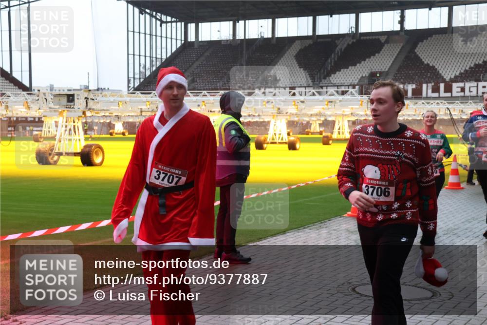 07.12.2025 - St. Pauli X-Mass-Run No. 15 Luisa Fischer http://msf.ph/oto/9377887 07.12.2025 10:28:25 Ziel 15, 3707, 15, 3706, 175, 1507, 1717, 1742, 1745, 2060, 2101, 2188, 2677, 2723, 3154, 3156, 3395, 3412, 3413, 3458, 3472, 3706, 3707, 3713, 3727, 3729, 3730, 3879, 3881, 3883, 4064, 4065, 4132, 4133, 4159, 4160, 4189, 4245, 4344, 4350, 4376, 4380, 4383, 4453, 4454, 4462, 4463, 4515, 4516, 4527, 4538, 4697, 4698, 4700, 4701, 4702, 4704, 4706, 4707, 4708, 4710, 4875 meine-sportfotos.de
