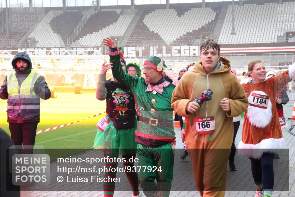 07.12.2025 - St. Pauli X-Mass-Run No. 15 Luisa Fischer http://msf.ph/oto/9377924 07.12.2025 11:09:01 Ziel 6709, 15, 166, 5, 1184, 625, 100, 152, 155, 166, 396, 446, 758, 784, 1078, 1170, 1184, 1412, xxxx, 1424, 1464, 1491, 1502, 1511, 1559, 1560, 1596, 1625, 1706, 2070, 2259, 2879, 2893, 2898, 4471, 4584, 4819, 4830 meine-sportfotos.de