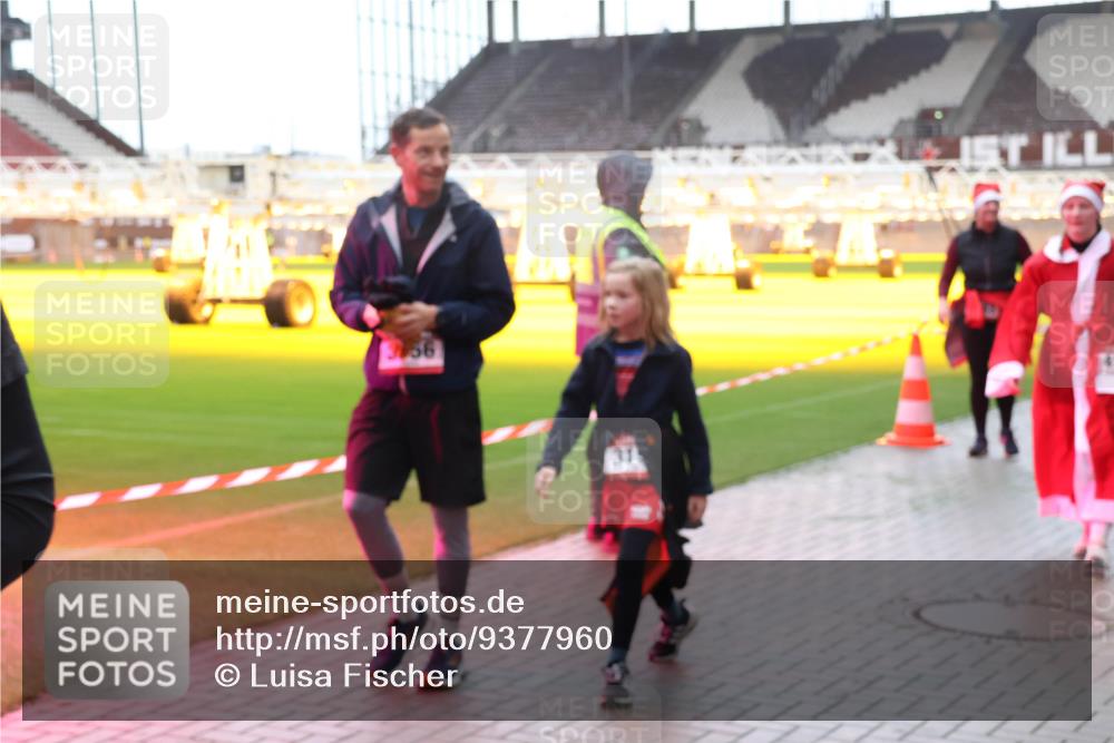07.12.2025 - St. Pauli X-Mass-Run No. 15 Luisa Fischer http://msf.ph/oto/9377960 07.12.2025 10:28:35 Ziel 356, 31, 412, 1507, 1717, 1742, 1745, 2060, 2101, 2188, 2526, 2723, 3395, 3412, 3413, 3454, 3458, 3472, 3713, 3727, 3729, 3730, 3879, 3881, 3883, 4037, 4064, 4065, 4132, 4133, 4159, 4160, 4189, 4245, 4250, 4344, 4350, 4355, 4376, 4380, 4383, 4388, 4453, 4454, 4462, 4463, 4515, 4516, 4527, 4538, 4697, 4698, 4700, 4701, 4702, 4704, 4706, 4707, 4708, 4710, 4875 meine-sportfotos.de