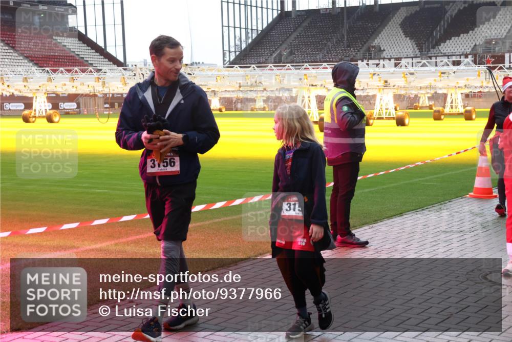 07.12.2025 - St. Pauli X-Mass-Run No. 15 Luisa Fischer http://msf.ph/oto/9377966 07.12.2025 10:28:36 Ziel 15, 3156, 31, 1000, 412, 1507, 1717, 1742, 1745, 2101, 2188, 2526, 2723, 3395, 3412, 3413, 3454, 3458, 3472, 3713, 3727, 3729, 3730, 3879, 3881, 3883, 4037, 4064, 4065, 4132, 4133, 4159, 4160, 4189, 4245, 4250, 4344, 4350, 4355, 4376, 4380, 4383, 4388, 4453, 4454, 4462, 4463, 4527, 4538, 4697, 4698, 4700, 4701, 4702, 4704, 4706, 4707, 4708, 4710, 4875 meine-sportfotos.de