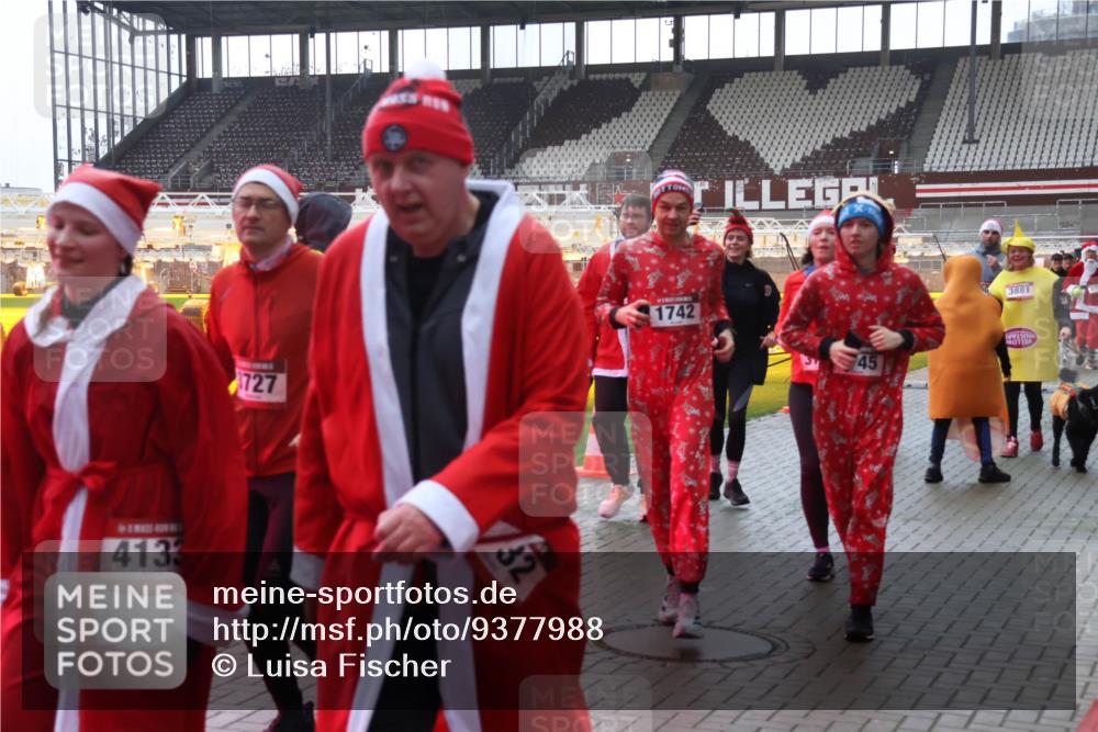 07.12.2025 - St. Pauli X-Mass-Run No. 15 Luisa Fischer http://msf.ph/oto/9377988 07.12.2025 10:28:38 Ziel 4133, 727, 32, 1742, 45, 56, 3881, 412, 1507, 1717, 1742, 1745, 2101, 2188, 2526, 2723, 3395, 3412, 3413, 3454, 3472, 3713, 3727, 3729, 3730, 3879, 3881, 3883, 4037, 4064, 4065, 4132, 4133, 4159, 4160, 4189, 4245, 4250, 4344, 4350, 4355, 4376, 4380, 4388, 4453, 4454, 4462, 4463, 4527, 4538, 4697, 4698, 4700, 4701, 4702, 4704, 4706, 4707, 4708, 4710, 4875 meine-sportfotos.de