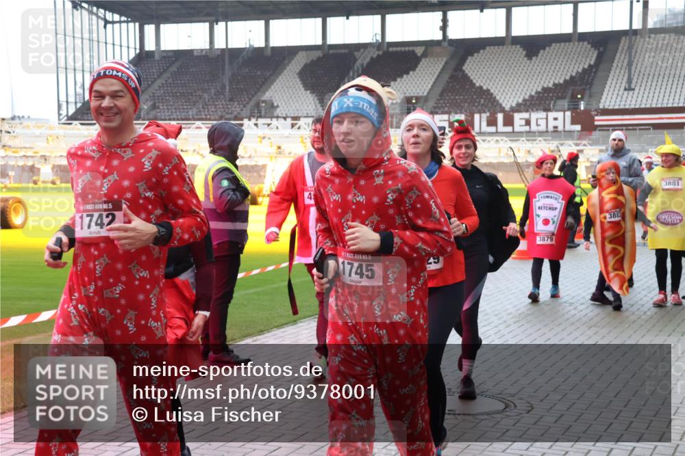 07.12.2025 - St. Pauli X-Mass-Run No. 15 Luisa Fischer http://msf.ph/oto/9378001 07.12.2025 10:28:40 Ziel 1742, 45, 15, 1745, 3881, 3883, 3879, 412, 1507, 1717, 1742, 1745, 2188, 2526, 2723, 2912, 2913, 3209, 3218, 3377, 3395, 3412, 3413, 3454, 3472, 3713, 3727, 3729, 3730, 3879, 3881, 3883, 4037, 4064, 4065, 4132, 4133, 4159, 4160, 4189, 4245, 4250, 4344, 4350, 4355, 4376, 4380, 4388, 4453, 4454, 4527, 4538, 4697, 4698, 4700, 4701, 4702, 4704, 4706, 4707, 4708, 4710, 4875 meine-sportfotos.de