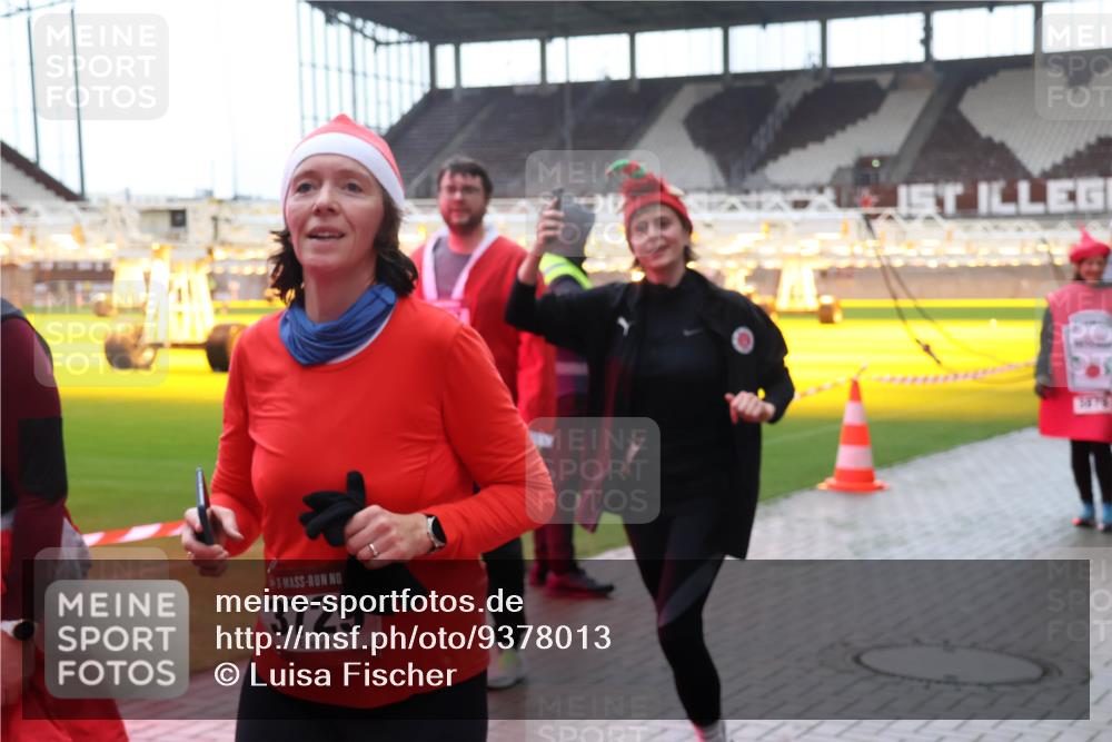 07.12.2025 - St. Pauli X-Mass-Run No. 15 Luisa Fischer http://msf.ph/oto/9378013 07.12.2025 10:28:41 Ziel 3729, 412, 1507, 1717, 1742, 1745, 2526, 2723, 2912, 2913, 3209, 3218, 3377, 3395, 3412, 3413, 3454, 3472, 3713, 3727, 3729, 3730, 3879, 3881, 3883, 4037, 4064, 4065, 4132, 4133, 4159, 4160, 4189, 4245, 4250, 4344, 4350, 4355, 4376, 4380, 4388, 4453, 4454, 4527, 4538, 4697, 4698, 4700, 4701, 4702, 4704, 4706, 4707, 4708, 4710, 4875 meine-sportfotos.de