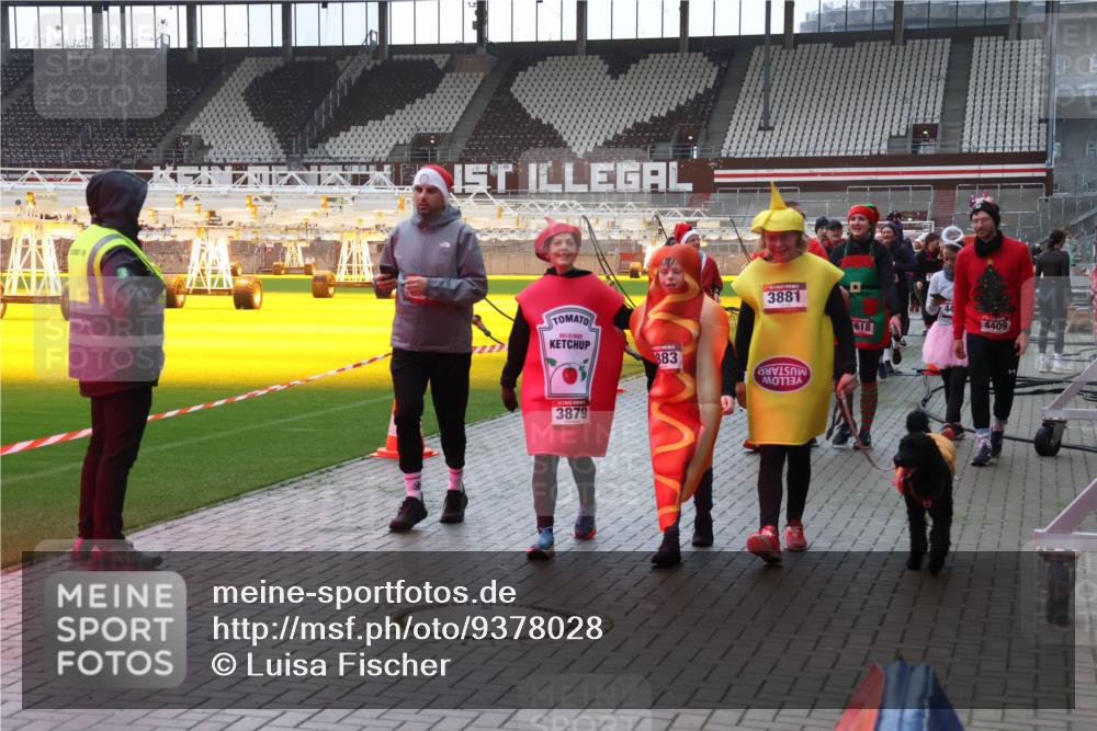 07.12.2025 - St. Pauli X-Mass-Run No. 15 Luisa Fischer http://msf.ph/oto/9378028 07.12.2025 10:28:43 Ziel 3881, 883, 3879, 618, 4409, 412, 1507, 1717, 1742, 1745, 2526, 2723, 2912, 2913, 3209, 3218, 3377, 3395, 3412, 3413, 3454, 3472, 3727, 3729, 3730, 3879, 3881, 3883, 4037, 4064, 4065, 4132, 4133, 4159, 4160, 4189, 4245, 4250, 4344, 4350, 4355, 4376, 4380, 4388, 4453, 4454, 4527, 4538, 4697, 4698, 4700, 4701, 4702, 4704, 4706, 4707, 4708, 4710, 4875 meine-sportfotos.de