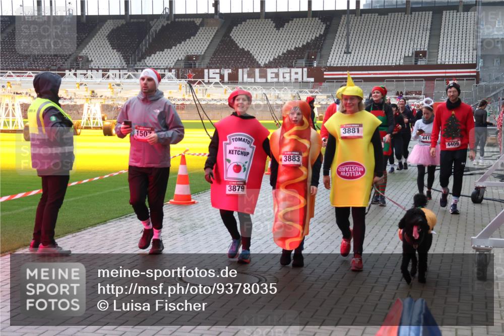 07.12.2025 - St. Pauli X-Mass-Run No. 15 Luisa Fischer http://msf.ph/oto/9378035 07.12.2025 10:28:44 Ziel 06, 150, 3879, 3883, 3881, 4410, 4409, 412, 1507, 1717, 1742, 1745, 2526, 2723, 2912, 2913, 3209, 3218, 3377, 3395, 3412, 3413, 3454, 3472, 3727, 3729, 3730, 3879, 3881, 3883, 4037, 4064, 4065, 4132, 4133, 4159, 4160, 4189, 4245, 4250, 4344, 4350, 4355, 4376, 4380, 4388, 4453, 4454, 4527, 4538, 4697, 4698, 4700, 4701, 4702, 4704, 4706, 4707, 4708, 4710, 4875 meine-sportfotos.de