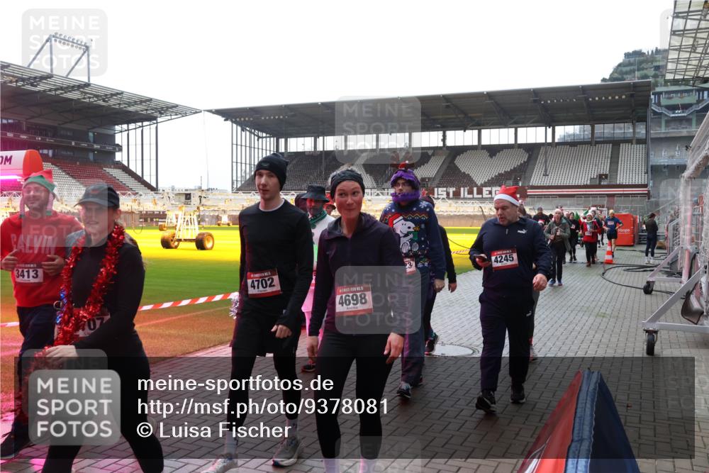 07.12.2025 - St. Pauli X-Mass-Run No. 15 Luisa Fischer http://msf.ph/oto/9378081 07.12.2025 10:28:55 Ziel 3413, 4702, 15, 4698, 23, 4245, 412, 1095, 1507, 1742, 1745, 2046, 2051, 2526, 2723, 2912, 2913, 3209, 3218, 3377, 3395, 3412, 3413, 3454, 3472, 3727, 3729, 3730, 3879, 3881, 3883, 4037, 4064, 4065, 4159, 4160, 4189, 4245, 4250, 4344, 4355, 4376, 4380, 4388, 4414, 4449, 4450, 4697, 4698, 4700, 4701, 4702, 4704, 4706, 4707, 4708, 4710 meine-sportfotos.de