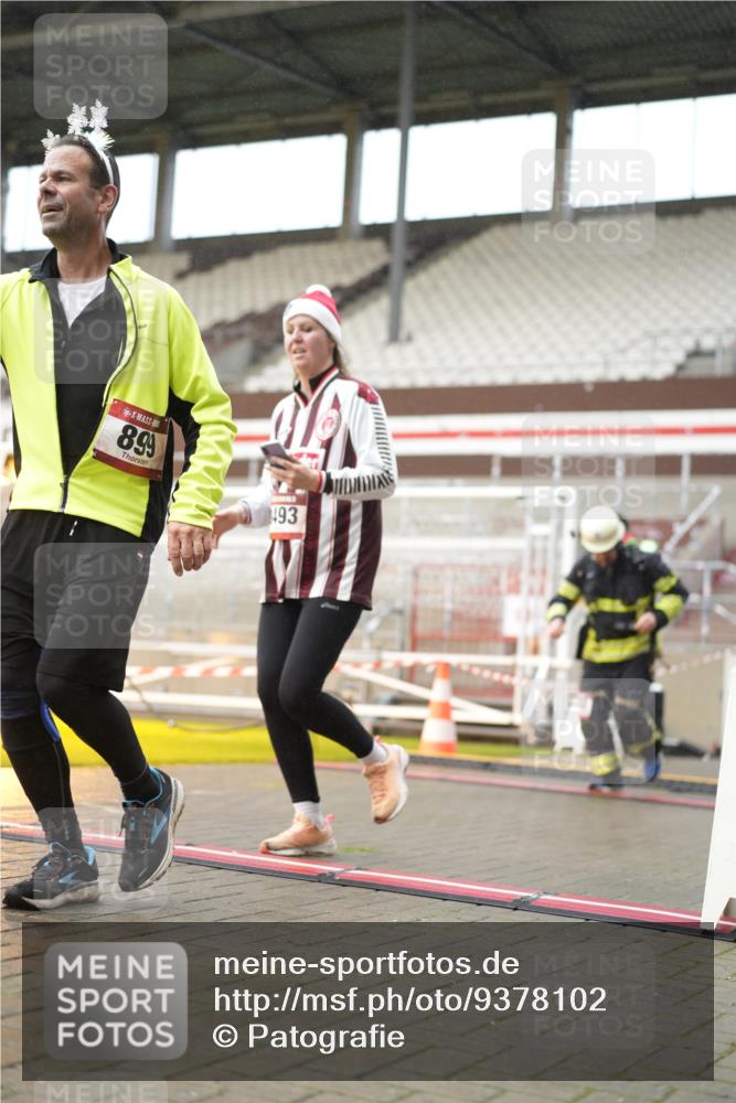 07.12.2025 - St. Pauli X-Mass-Run No. 15 Patografie http://msf.ph/oto/9378102 07.12.2025 10:09:15 Ziel 881, 896, 899, 960, 1718, 3493, 3756, 4113, 4666 meine-sportfotos.de