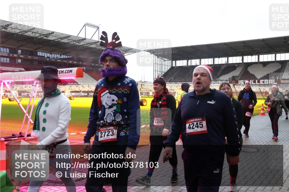 07.12.2025 - St. Pauli X-Mass-Run No. 15 Luisa Fischer http://msf.ph/oto/9378103 07.12.2025 10:28:57 Ziel 3472, 15, 2723, 4380, 15, 4245, 2526, 412, 1095, 1507, 1566, 1742, 1745, 2046, 2051, 2397, 2526, 2723, 2912, 2913, 3209, 3218, 3377, 3395, 3412, 3413, 3454, 3472, 3727, 3729, 3730, 3879, 4037, 4064, 4065, 4159, 4160, 4189, 4245, 4250, 4344, 4355, 4376, 4380, 4388, 4414, 4446, 4449, 4450, 4543, 4544, 4697, 4698, 4700, 4701, 4702, 4704, 4706, 4707, 4708, 4710 meine-sportfotos.de