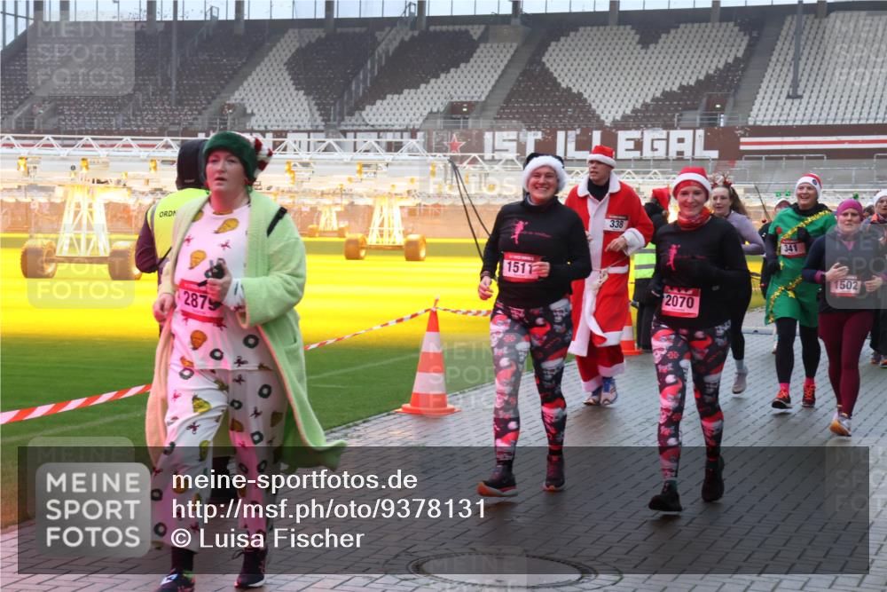 07.12.2025 - St. Pauli X-Mass-Run No. 15 Luisa Fischer http://msf.ph/oto/9378131 07.12.2025 11:09:25 Ziel 2879, 1511, 338, 2070, 341, 1502, 44, 51, 335, 338, 341, 495, 496, 558, 619, 1110, 1136, 1138, 1140, 1205, 1211, 1260, 1412, xxxx, 1464, 1502, 1511, 1574, 2070, 2879, 2893, 2898, 4471, 4584, 4819, 4830 meine-sportfotos.de