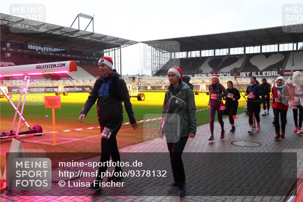 07.12.2025 - St. Pauli X-Mass-Run No. 15 Luisa Fischer http://msf.ph/oto/9378132 07.12.2025 10:29:01 Ziel 526, 4250, 4037, 4355, 3218, 412, 1095, 1507, 1566, 2046, 2051, 2397, 2526, 2723, 2912, 2913, 3209, 3218, 3377, 3395, 3413, 3454, 3472, 3727, 3729, 4037, 4159, 4160, 4245, 4250, 4265, 4291, 4355, 4376, 4380, 4388, 4414, 4446, 4449, 4450, 4543, 4544, 4697, 4698, 4701, 4702, 4704, 4706, 4707 meine-sportfotos.de