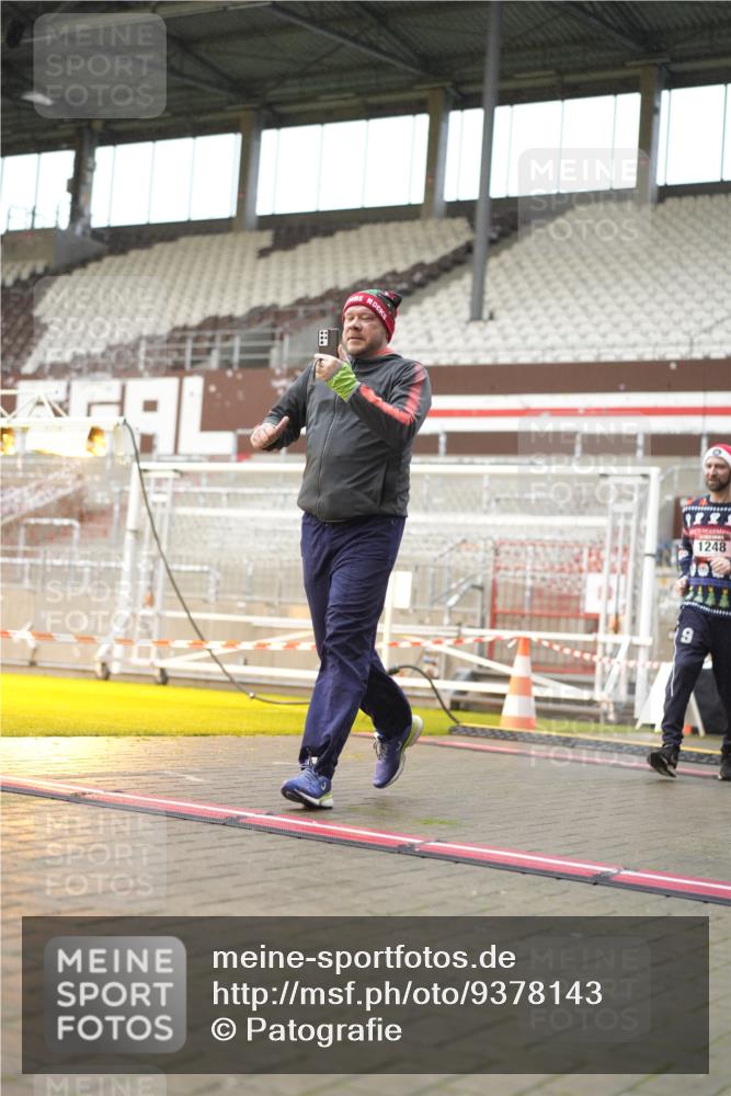 07.12.2025 - St. Pauli X-Mass-Run No. 15 Patografie http://msf.ph/oto/9378143 07.12.2025 10:09:19 Ziel 800, 881, 896, 899, 960, 1243, 1248, 1718, 3493, 3756, 4666 meine-sportfotos.de