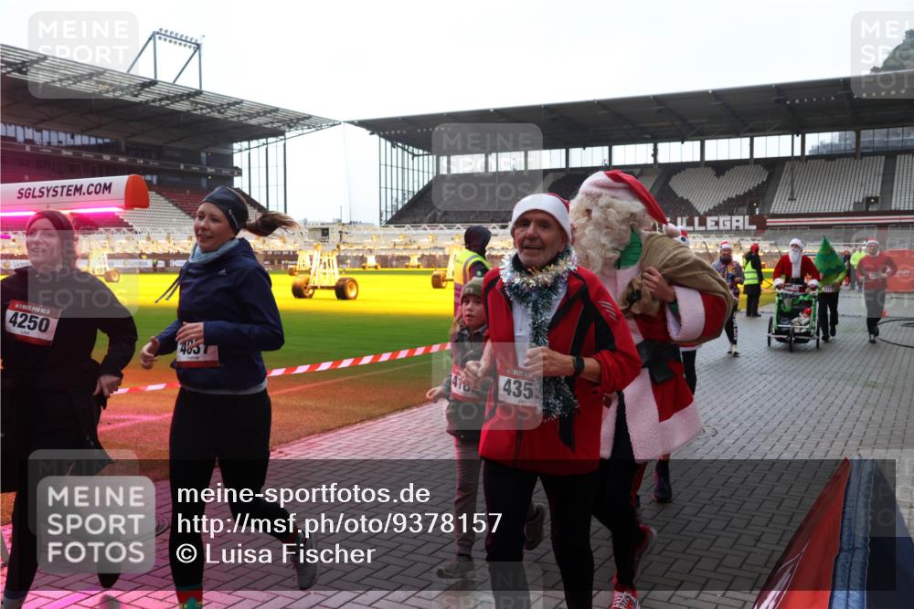 07.12.2025 - St. Pauli X-Mass-Run No. 15 Luisa Fischer http://msf.ph/oto/9378157 07.12.2025 10:29:04 Ziel 5, 4250, 4057, 435, 412, 1095, 1308, 1330, 1566, 2046, 2051, 2397, 2526, 2723, 2912, 2913, 3209, 3218, 3377, 3395, 3413, 3454, 3472, 3669, 4037, 4159, 4160, 4245, 4250, 4265, 4291, 4355, 4388, 4414, 4446, 4449, 4450, 4543, 4544, 4697, 4698, 4701, 4702, 4706, 4707 meine-sportfotos.de
