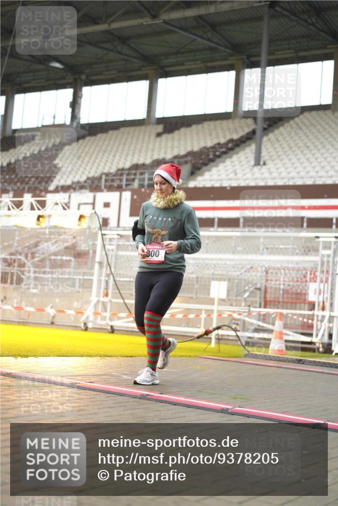 07.12.2025 - St. Pauli X-Mass-Run No. 15 Patografie http://msf.ph/oto/9378205 07.12.2025 10:09:24 Ziel 800, 881, 896, 899, 960, 1243, 1248, 1718, 3493, 3756 meine-sportfotos.de
