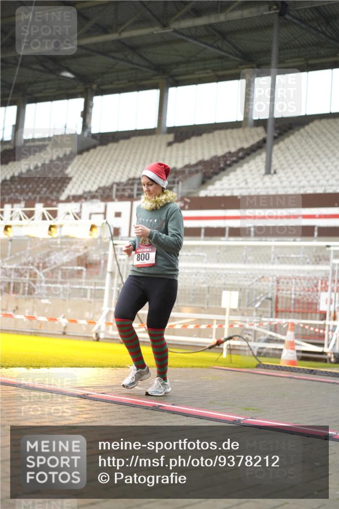 07.12.2025 - St. Pauli X-Mass-Run No. 15 Patografie http://msf.ph/oto/9378212 07.12.2025 10:09:24 Ziel 800, 881, 896, 899, 960, 1243, 1248, 1718, 3493, 3756 meine-sportfotos.de