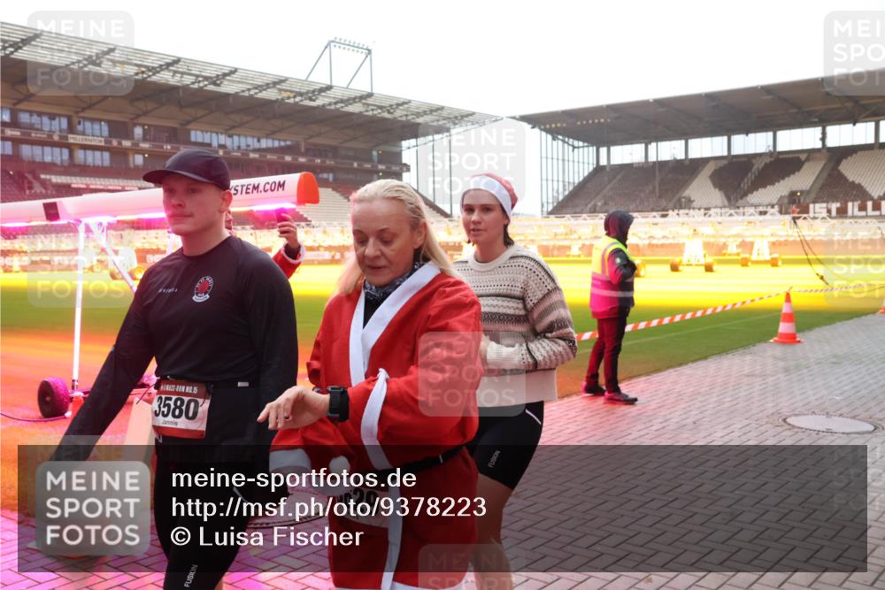 07.12.2025 - St. Pauli X-Mass-Run No. 15 Luisa Fischer http://msf.ph/oto/9378223 07.12.2025 10:03:55 Ziel 15, 3580, 5, 029, 177, 185, 213, 214, 358, 399, 460, 940, 956, 963, 965, 984, 1023, 1118, 1263, 1264, 1307, 1394, 1425, 1484, 1486, 1506, 1594, 1888, 2002, 2366, 2380, 2682, 2973, 2975, 3334, 3734, 4193, 4239, 4660, 4667, 4679, 4680 meine-sportfotos.de