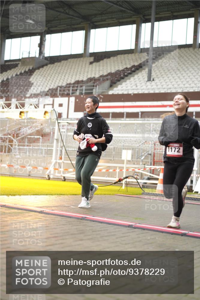 07.12.2025 - St. Pauli X-Mass-Run No. 15 Patografie http://msf.ph/oto/9378229 07.12.2025 10:09:34 Ziel 800, 1172, 1191, 1243, 1248, 1718 meine-sportfotos.de