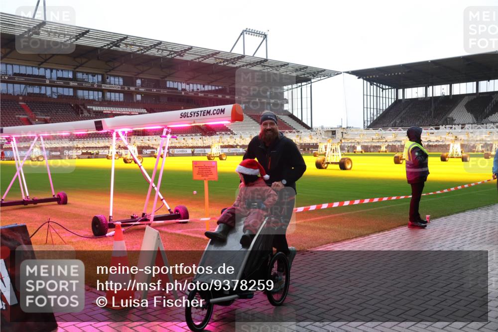 07.12.2025 - St. Pauli X-Mass-Run No. 15 Luisa Fischer http://msf.ph/oto/9378259 07.12.2025 10:29:24 Ziel 161, 165, 1095, 1308, 1330, 1566, 2046, 2051, 2397, 2874, 2912, 2913, 3209, 3218, 3299, 3377, 3669, 3938, 3942, 4073, 4265, 4291, 4414, 4446, 4449, 4450, 4543, 4544 meine-sportfotos.de