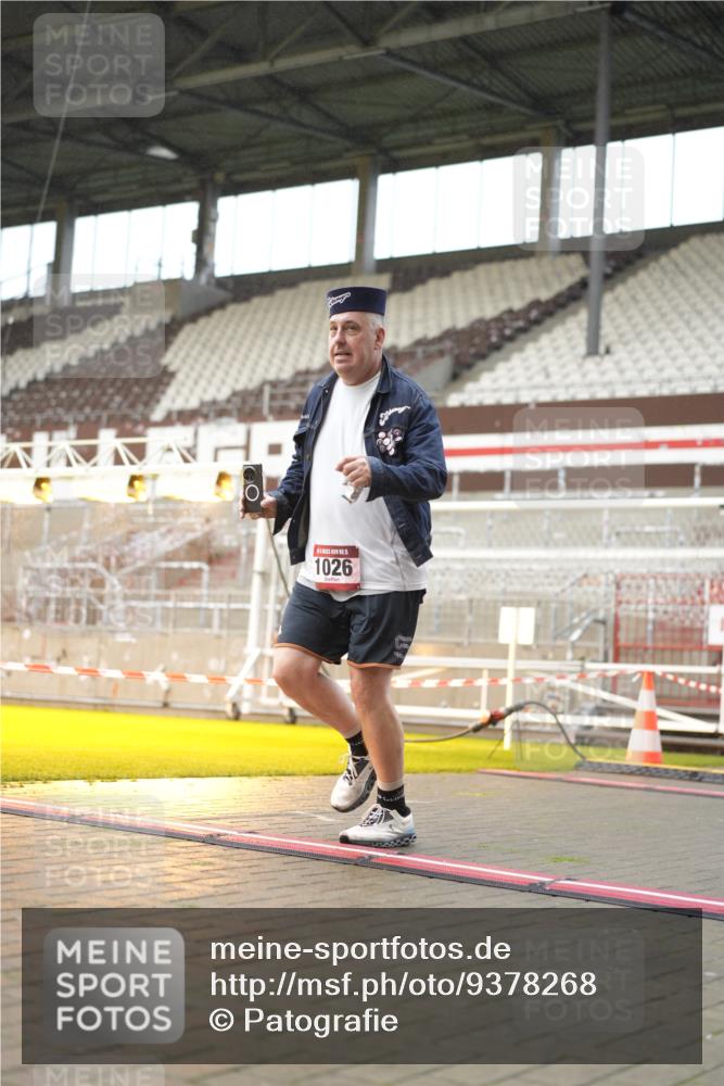 07.12.2025 - St. Pauli X-Mass-Run No. 15 Patografie http://msf.ph/oto/9378268 07.12.2025 10:09:41 Ziel 1026, 1172, 1191 meine-sportfotos.de