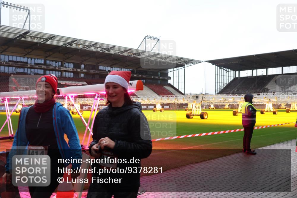 07.12.2025 - St. Pauli X-Mass-Run No. 15 Luisa Fischer http://msf.ph/oto/9378281 07.12.2025 10:29:29 Ziel 4414, 4446, 161, 165, 1095, 1308, 1330, 1548, 1550, 1566, 1677, 1842, 2046, 2051, 2397, 2874, 3115, 3299, 3470, 3669, 3938, 3942, 4073, 4265, 4291, 4414, 4446, 4449, 4450, 4543, 4544 meine-sportfotos.de