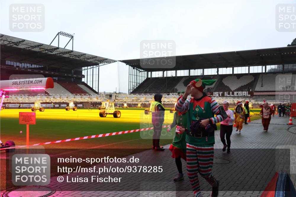 07.12.2025 - St. Pauli X-Mass-Run No. 15 Luisa Fischer http://msf.ph/oto/9378285 07.12.2025 10:29:29 Ziel 1330, 47, 161, 165, 1095, 1308, 1330, 1548, 1550, 1566, 1677, 1842, 2046, 2051, 2397, 2874, 3115, 3299, 3470, 3669, 3938, 3942, 4073, 4265, 4291, 4414, 4446, 4449, 4450, 4543, 4544 meine-sportfotos.de