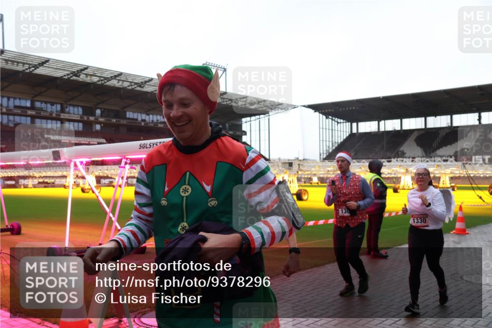 07.12.2025 - St. Pauli X-Mass-Run No. 15 Luisa Fischer http://msf.ph/oto/9378296 07.12.2025 10:29:31 Ziel 130, 1330, 161, 165, 1095, 1308, 1330, 1548, 1550, 1566, 1677, 1842, 2046, 2051, 2397, 2874, 3115, 3299, 3470, 3669, 3938, 3942, 4073, 4265, 4291, 4414, 4446, 4449, 4450, 4543, 4544 meine-sportfotos.de
