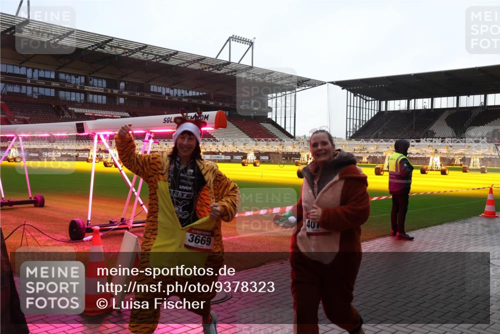 07.12.2025 - St. Pauli X-Mass-Run No. 15 Luisa Fischer http://msf.ph/oto/9378323 07.12.2025 10:29:35 Ziel 4, 3669, 407, 161, 165, 450, 458, 1095, 1308, 1330, 1373, 1548, 1550, 1566, 1677, 1842, 2001, 2046, 2051, 2397, 2874, 3115, 3299, 3470, 3669, 3938, 3942, 4007, 4073, 4264, 4265, 4266, 4291, 4414, 4440, 4446, 4449, 4450, 4531, 4543, 4544, 4695 meine-sportfotos.de