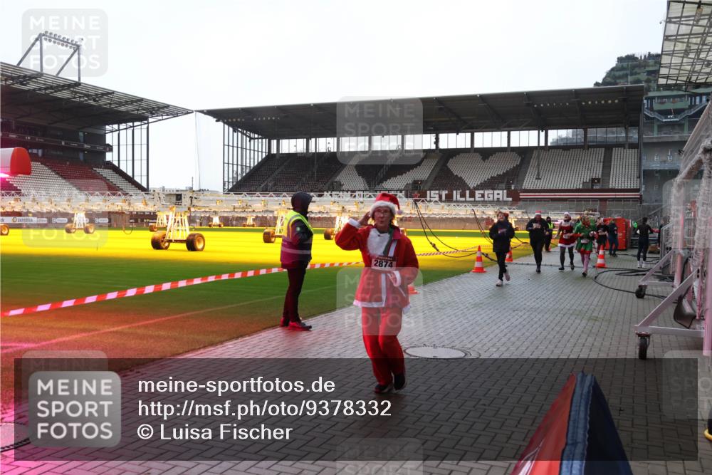 07.12.2025 - St. Pauli X-Mass-Run No. 15 Luisa Fischer http://msf.ph/oto/9378332 07.12.2025 10:29:37 Ziel 2874, 161, 165, 450, 458, 1095, 1308, 1330, 1373, 1548, 1550, 1566, 1677, 1842, 2001, 2046, 2051, 2397, 2874, 3080, 3115, 3299, 3470, 3669, 3938, 3942, 4007, 4009, 4073, 4264, 4265, 4266, 4291, 4293, 4296, 4414, 4440, 4446, 4449, 4450, 4531, 4543, 4544, 4695 meine-sportfotos.de