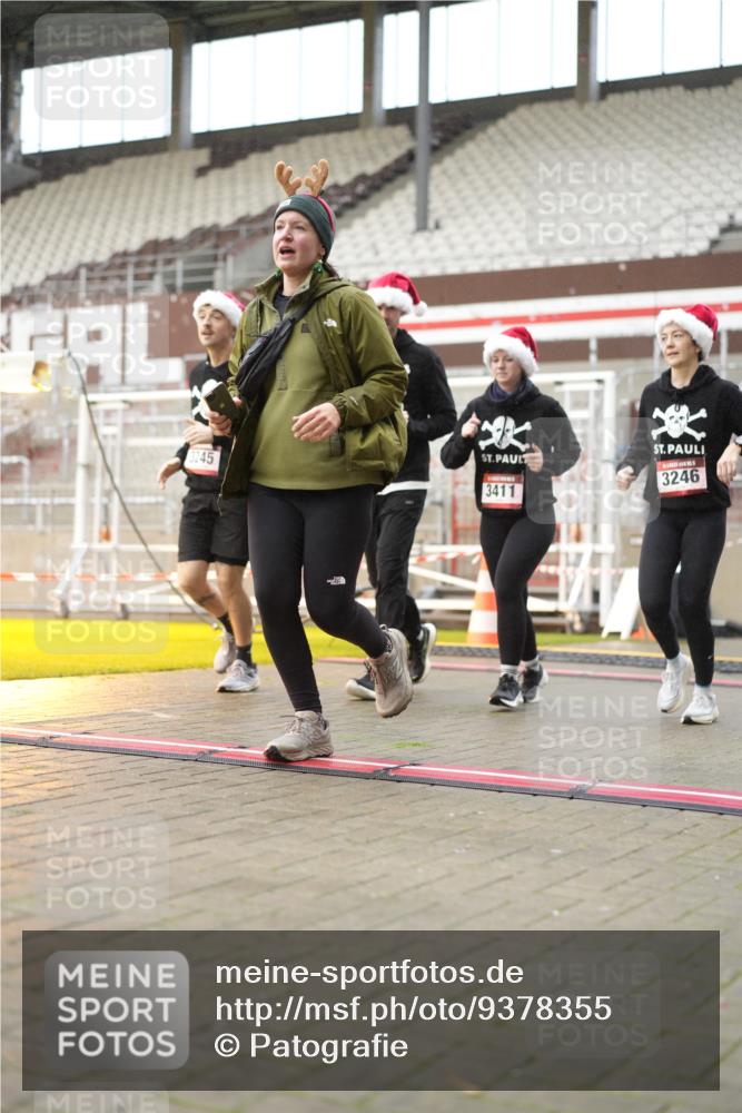 07.12.2025 - St. Pauli X-Mass-Run No. 15 Patografie http://msf.ph/oto/9378355 07.12.2025 10:09:52 Ziel 989, 1026, 1256, 1257, 1678, 2502, 2504, 2560, 3245, 3246, 3410, 3411 meine-sportfotos.de