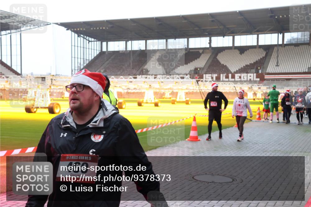 07.12.2025 - St. Pauli X-Mass-Run No. 15 Luisa Fischer http://msf.ph/oto/9378373 07.12.2025 10:04:22 Ziel 1910, 15, 460, 4239, 4193, 185, 213, 214, 358, 399, 626, 628, 709, 940, 984, 1023, 1027, 1028, 1263, 1264, 1307, 1394, 1425, 1506, 1888, 1906, 2002, 2110, 2112, 2366, 2380, 2454, 3198, 3334, 3337, 3340, 3359, 3519, 3734, 4151, 4660, 4667, 4679, 4680 meine-sportfotos.de