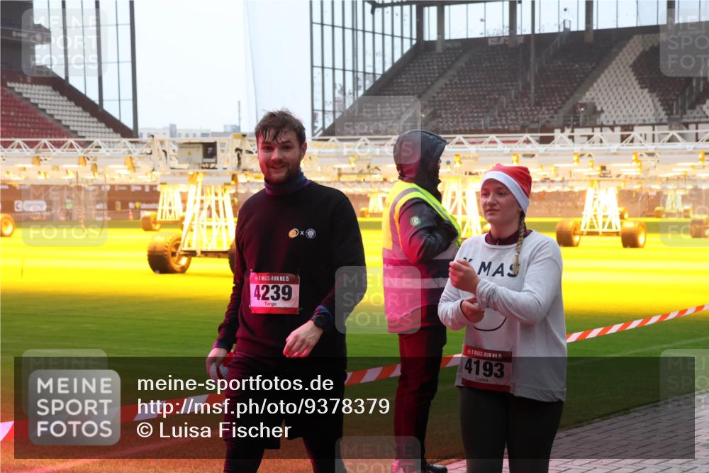 07.12.2025 - St. Pauli X-Mass-Run No. 15 Luisa Fischer http://msf.ph/oto/9378379 07.12.2025 10:04:29 Ziel 15, 4239, 15, 4193, 113, 185, 213, 214, 399, 626, 628, 709, 940, 1023, 1027, 1028, 1263, 1264, 1291, 1302, 1307, 1394, 1425, 1506, 1712, 1738, 1906, 2002, 2110, 2112, 2366, 2380, 2454, 3188, 3198, 3334, 3337, 3340, 3359, 3519, 3734, 4151, 4660, 4667, 4679, 4680 meine-sportfotos.de