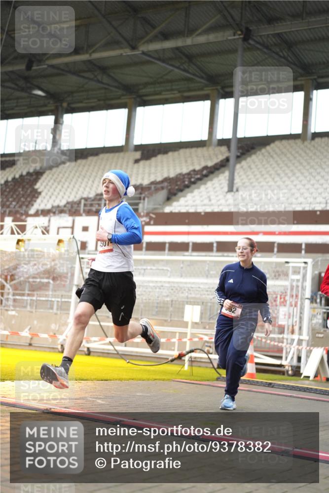 07.12.2025 - St. Pauli X-Mass-Run No. 15 Patografie http://msf.ph/oto/9378382 07.12.2025 10:10:08 Ziel 962, 1399, 1732, 3410, 3411, 4358, 4507 meine-sportfotos.de