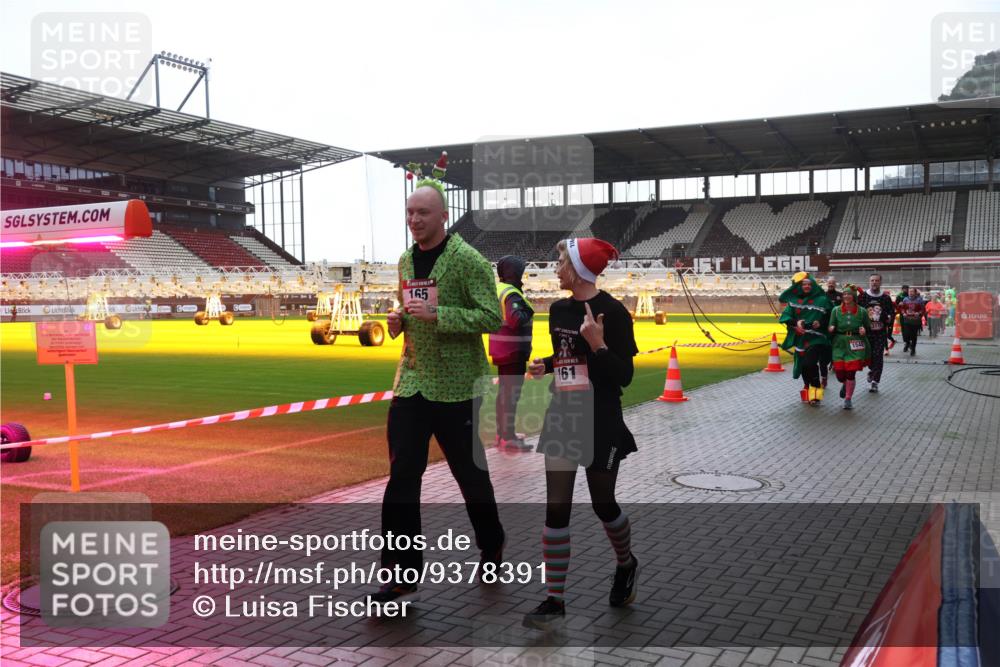 07.12.2025 - St. Pauli X-Mass-Run No. 15 Luisa Fischer http://msf.ph/oto/9378391 07.12.2025 10:29:48 Ziel 165, 161, 154, 161, 165, 450, 458, 1039, 1198, 1201, 1204, 1209, 1308, 1330, 1373, 1548, 1550, 1677, 1842, 2001, 2874, 2878, 3080, 3115, 3299, 3468, 3469, 3470, 3669, 3938, 3942, 4007, 4009, 4073, 4126, 4264, 4265, 4266, 4291, 4293, 4296, 4440, 4472, 4476, 4531, 4695 meine-sportfotos.de