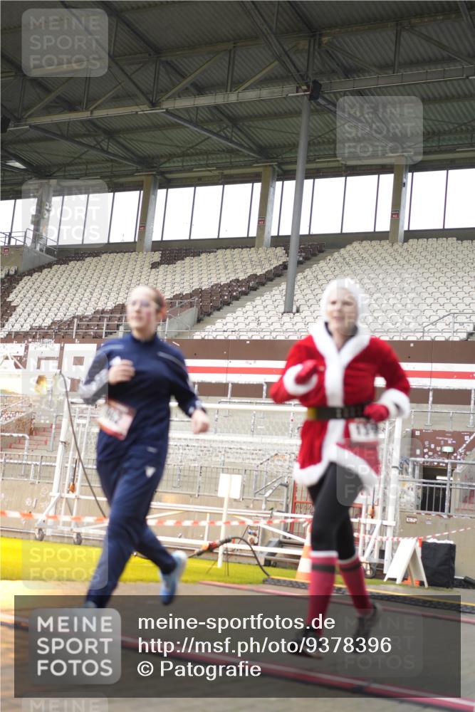 07.12.2025 - St. Pauli X-Mass-Run No. 15 Patografie http://msf.ph/oto/9378396 07.12.2025 10:10:09 Ziel 962, 1399, 1732, 4358, 4507 meine-sportfotos.de