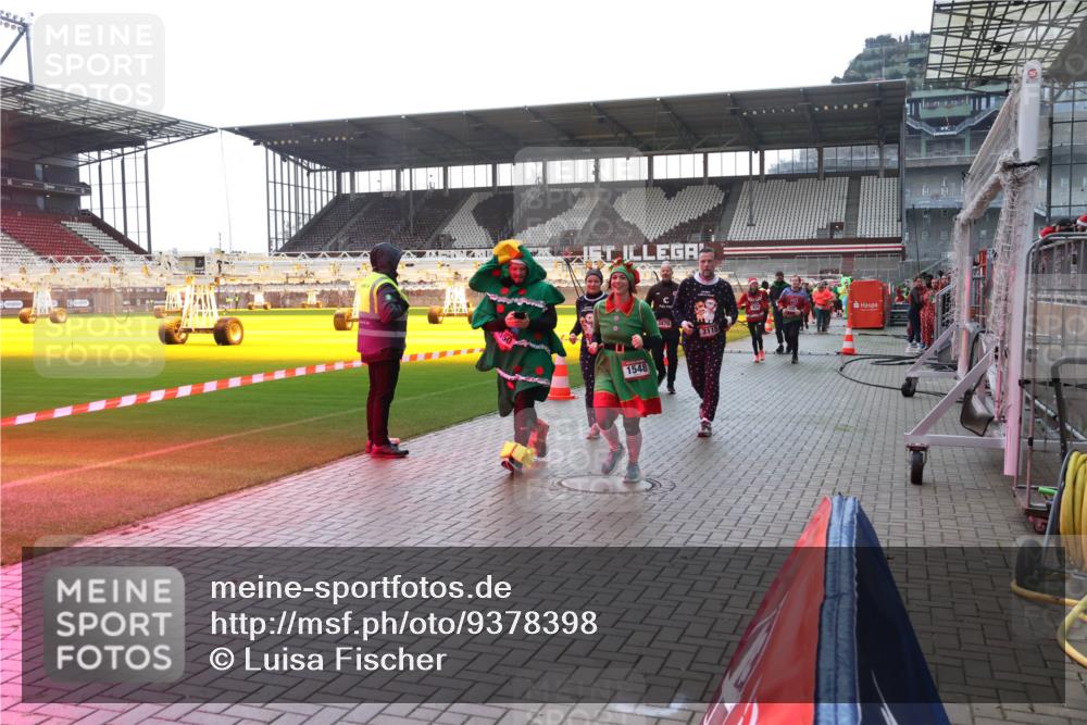 07.12.2025 - St. Pauli X-Mass-Run No. 15 Luisa Fischer http://msf.ph/oto/9378398 07.12.2025 10:29:50 Ziel 650, 1548, 3470, 3115, 161, 165, 450, 458, 1039, 1198, 1201, 1204, 1209, 1308, 1330, 1373, 1548, 1550, 1677, 1842, 2001, 2874, 2878, 3080, 3115, 3299, 3468, 3469, 3470, 3497, 3516, 3517, 3669, 3938, 3942, 4007, 4009, 4073, 4126, 4264, 4266, 4293, 4296, 4440, 4472, 4476, 4531, 4695 meine-sportfotos.de