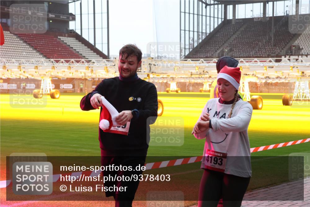 07.12.2025 - St. Pauli X-Mass-Run No. 15 Luisa Fischer http://msf.ph/oto/9378403 07.12.2025 10:04:30 Ziel 15, 4193, 113, 185, 213, 214, 399, 626, 628, 709, 940, 1027, 1028, 1263, 1264, 1291, 1302, 1307, 1394, 1425, 1506, 1712, 1738, 1906, 2002, 2110, 2112, 2366, 2380, 2454, 3188, 3198, 3334, 3337, 3340, 3359, 3519, 3734, 4151, 4660, 4667, 4673, 4679, 4680 meine-sportfotos.de