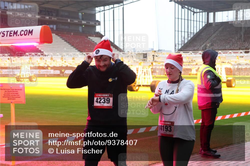 07.12.2025 - St. Pauli X-Mass-Run No. 15 Luisa Fischer http://msf.ph/oto/9378407 07.12.2025 10:04:30 Ziel 4, 15, 4239, 15, 4193, 113, 185, 213, 214, 399, 626, 628, 709, 940, 1027, 1028, 1263, 1264, 1291, 1302, 1307, 1394, 1425, 1506, 1712, 1738, 1906, 2002, 2110, 2112, 2366, 2380, 2454, 3188, 3198, 3334, 3337, 3340, 3359, 3519, 3734, 4151, 4660, 4667, 4673, 4679, 4680 meine-sportfotos.de