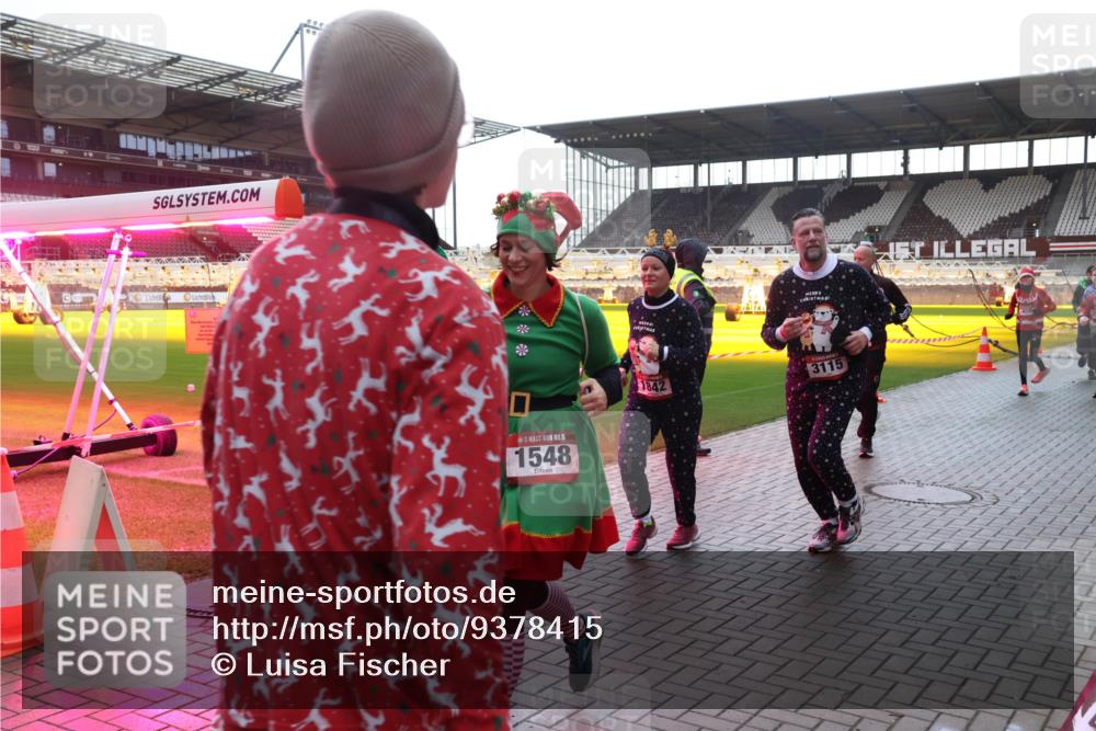 07.12.2025 - St. Pauli X-Mass-Run No. 15 Luisa Fischer http://msf.ph/oto/9378415 07.12.2025 10:29:52 Ziel 15, 1548, 1842, 3115, 1458, 161, 165, 450, 458, 1039, 1198, 1201, 1204, 1209, 1373, 1548, 1550, 1669, 1677, 1842, 2001, 2874, 2878, 3080, 3115, 3299, 3468, 3469, 3470, 3494, 3497, 3516, 3517, 3669, 3938, 3942, 4007, 4009, 4073, 4126, 4264, 4266, 4293, 4296, 4440, 4472, 4476, 4531, 4695 meine-sportfotos.de