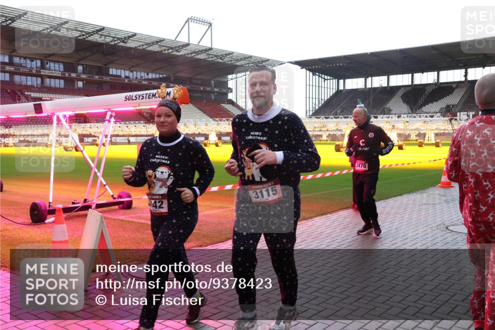 07.12.2025 - St. Pauli X-Mass-Run No. 15 Luisa Fischer http://msf.ph/oto/9378423 07.12.2025 10:29:53 Ziel 42, 3115, 3470, 161, 165, 450, 458, 1039, 1198, 1201, 1204, 1209, 1373, 1548, 1550, 1669, 1677, 1842, 2001, 2874, 2878, 3080, 3115, 3299, 3468, 3469, 3470, 3494, 3497, 3516, 3517, 3938, 3942, 4007, 4009, 4073, 4126, 4264, 4266, 4293, 4296, 4440, 4472, 4476, 4531, 4695 meine-sportfotos.de