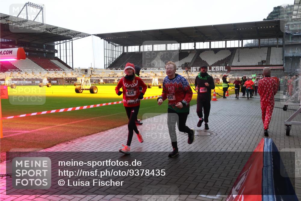07.12.2025 - St. Pauli X-Mass-Run No. 15 Luisa Fischer http://msf.ph/oto/9378435 07.12.2025 10:29:56 Ziel 4695, 458, 450, 10, 161, 165, 423, 426, 450, 458, 1039, 1090, 1091, 1198, 1201, 1204, 1209, 1373, 1548, 1550, 1669, 1677, 1842, 2001, 2874, 2878, 3080, 3115, 3299, 3468, 3469, 3470, 3494, 3497, 3516, 3517, 3938, 3942, 4007, 4009, 4126, 4264, 4266, 4293, 4296, 4440, 4472, 4476, 4531, 4695 meine-sportfotos.de
