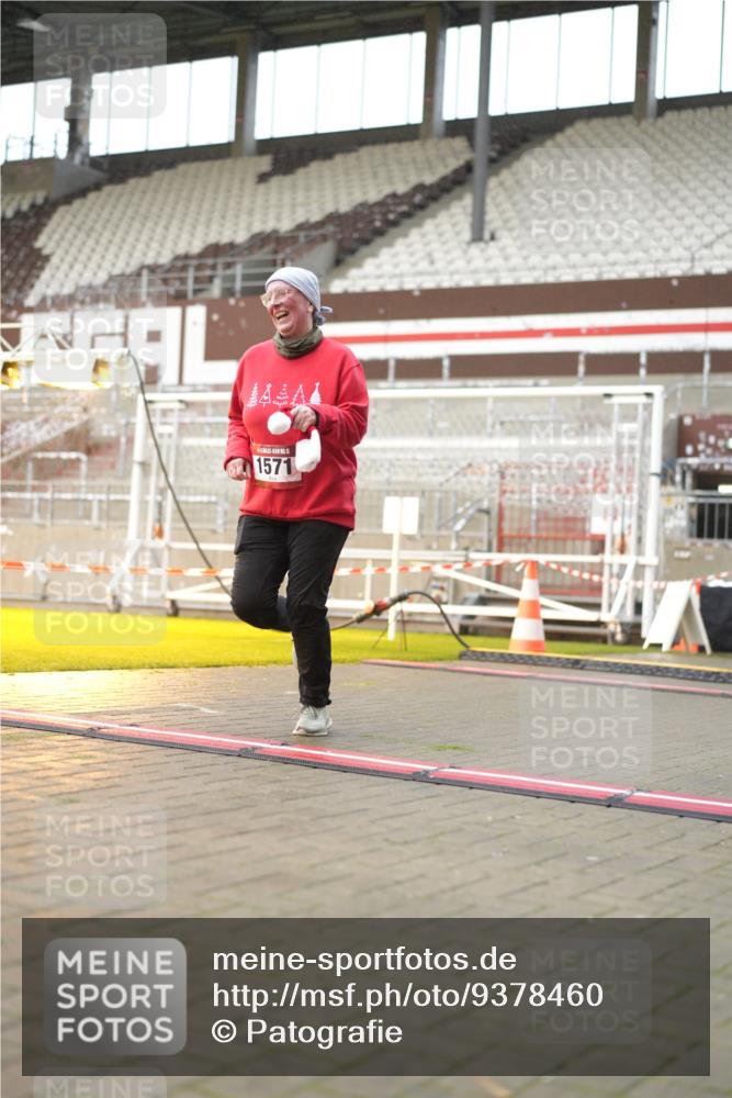 07.12.2025 - St. Pauli X-Mass-Run No. 15 Patografie http://msf.ph/oto/9378460 07.12.2025 10:10:23 Ziel 550, 962, 964, 1399, 1571, 2083, 2087, 4358, 4507 meine-sportfotos.de