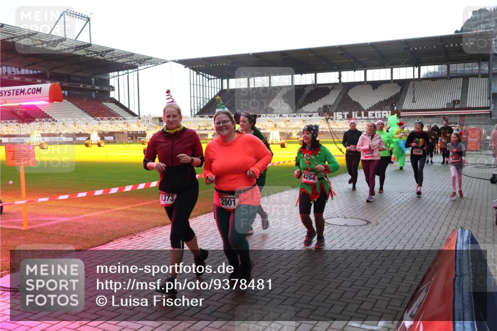 07.12.2025 - St. Pauli X-Mass-Run No. 15 Luisa Fischer http://msf.ph/oto/9378481 07.12.2025 10:30:05 Ziel 1373, 2001, 4264, 4440, 3469, 3468, 10, 423, 426, 450, 458, 1039, 1090, 1091, 1198, 1201, 1204, 1209, 1373, 1548, 1550, 1669, 1677, 1842, 2001, 2878, 3080, 3115, 3299, 3468, 3469, 3470, 3494, 3497, 3516, 3517, 3942, 4007, 4009, 4126, 4264, 4266, 4293, 4296, 4440, 4472, 4476, 4531, 4533, 4534, 4546, 4695 meine-sportfotos.de