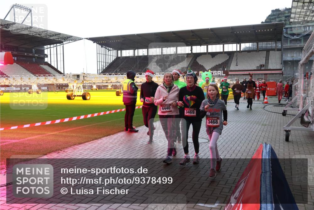 07.12.2025 - St. Pauli X-Mass-Run No. 15 Luisa Fischer http://msf.ph/oto/9378499 07.12.2025 10:30:07 Ziel 429, 4440, 3469, 120, 3468, 1190, 10, 423, 426, 450, 458, 1039, 1090, 1091, 1198, 1201, 1204, 1209, 1373, 1548, 1550, 1669, 1677, 1842, 2001, 2878, 3080, 3115, 3468, 3469, 3470, 3494, 3497, 3516, 3517, 4007, 4009, 4126, 4264, 4266, 4293, 4296, 4440, 4472, 4476, 4531, 4533, 4534, 4546, 4695 meine-sportfotos.de