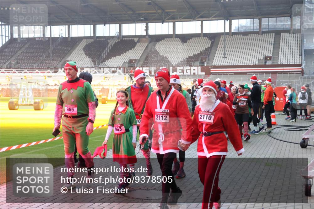 07.12.2025 - St. Pauli X-Mass-Run No. 15 Luisa Fischer http://msf.ph/oto/9378505 07.12.2025 10:04:51 Ziel 965, 2112, 2110, 963, 10, 2112, 709, 712, 113, 709, 713, 1027, 1028, 1291, 1302, 1522, 1701, 1712, 1738, 1871, 1906, 2454, 2569, 2570, 3188, 3198, 3340, 3359, 3477, 3894, 3911, 4080, 4553, 4557, 4673 meine-sportfotos.de