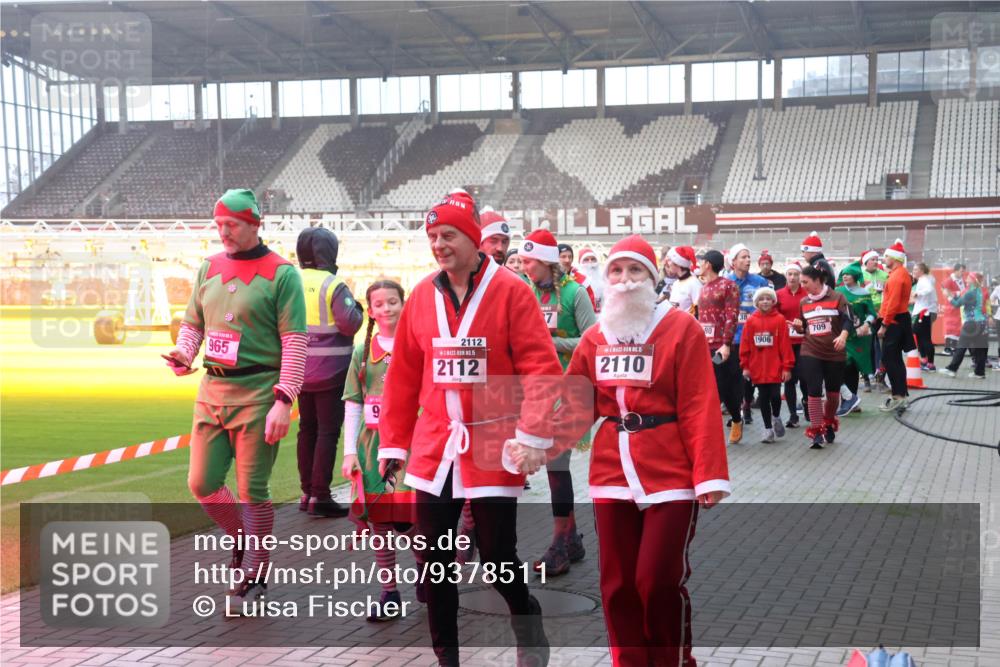 07.12.2025 - St. Pauli X-Mass-Run No. 15 Luisa Fischer http://msf.ph/oto/9378511 07.12.2025 10:04:52 Ziel 965, 2112, 15, 2112, 7, 15, 2110, 80, 709, 1906, 113, 709, 713, 1291, 1302, 1522, 1701, 1712, 1738, 1871, 1906, 2454, 2569, 2570, 3188, 3198, 3340, 3477, 3894, 3911, 4080, 4553, 4557, 4673 meine-sportfotos.de