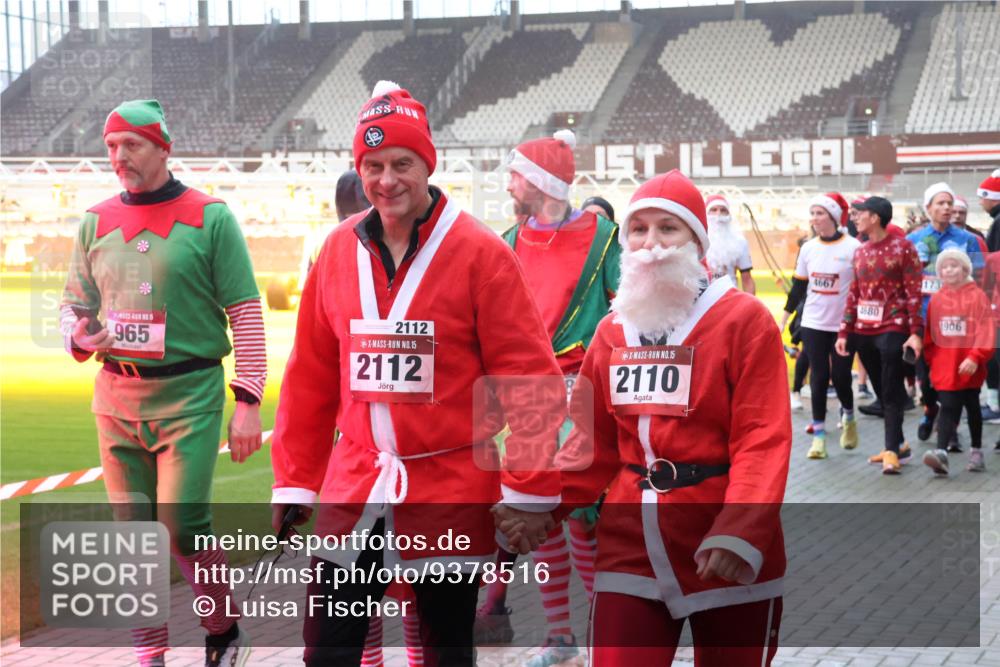 07.12.2025 - St. Pauli X-Mass-Run No. 15 Luisa Fischer http://msf.ph/oto/9378516 07.12.2025 10:04:53 Ziel 15, 965, 2112, 15, 2112, 15, 2110, 4667, 480, 173, 1906, 113, 709, 713, 1291, 1302, 1522, 1701, 1712, 1738, 1871, 1906, 2454, 2569, 2570, 3188, 3477, 3894, 3911, 4080, 4553, 4557, 4673 meine-sportfotos.de