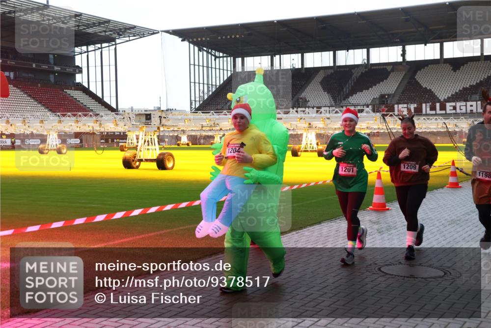 07.12.2025 - St. Pauli X-Mass-Run No. 15 Luisa Fischer http://msf.ph/oto/9378517 07.12.2025 10:30:11 Ziel 1204, 1201, 1209, 1198, 10, 423, 426, 450, 458, 1039, 1090, 1091, 1198, 1201, 1204, 1209, 1373, 1548, 1550, 1669, 1677, 1842, 2001, 2369, 2878, 3080, 3115, 3468, 3469, 3470, 3494, 3497, 3516, 3517, 4007, 4009, 4126, 4264, 4266, 4293, 4296, 4440, 4472, 4476, 4531, 4533, 4534, 4546, 4695 meine-sportfotos.de
