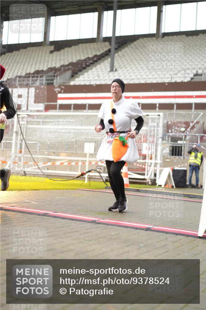 07.12.2025 - St. Pauli X-Mass-Run No. 15 Patografie http://msf.ph/oto/9378524 07.12.2025 10:10:39 Ziel 550, 964, 1768, 4885 meine-sportfotos.de