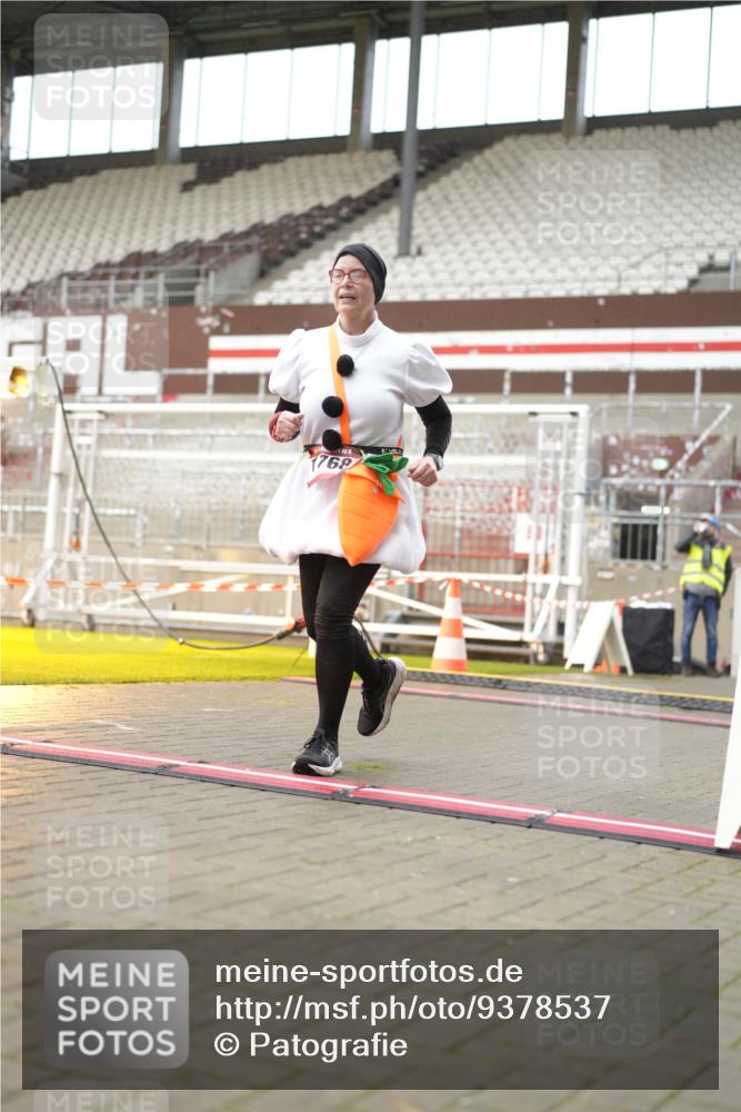 07.12.2025 - St. Pauli X-Mass-Run No. 15 Patografie http://msf.ph/oto/9378537 07.12.2025 10:10:39 Ziel 550, 964, 1768, 4885 meine-sportfotos.de