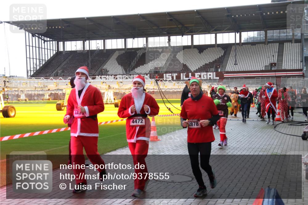 07.12.2025 - St. Pauli X-Mass-Run No. 15 Luisa Fischer http://msf.ph/oto/9378555 07.12.2025 10:30:17 Ziel 4470, 4472, 2878, 669, 10, 423, 426, 450, 458, 1039, 1090, 1091, 1198, 1201, 1204, 1209, 1373, 1669, 2001, 2369, 2878, 3080, 3468, 3469, 3470, 3494, 3497, 3516, 3517, 4007, 4009, 4126, 4264, 4266, 4293, 4296, 4440, 4472, 4476, 4531, 4533, 4534, 4546, 4695 meine-sportfotos.de